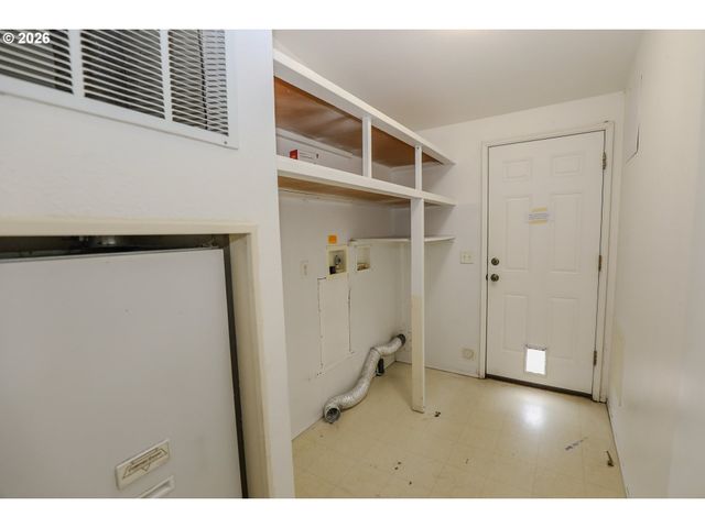 189 BOBWHITE St, Roseburg, OR 97471