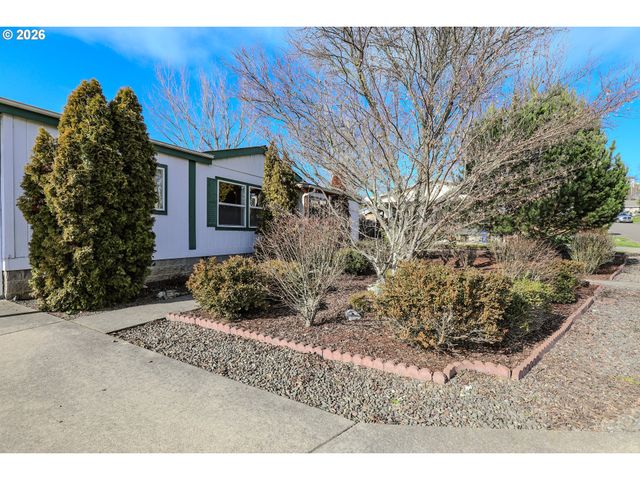 189 BOBWHITE St, Roseburg, OR 97471