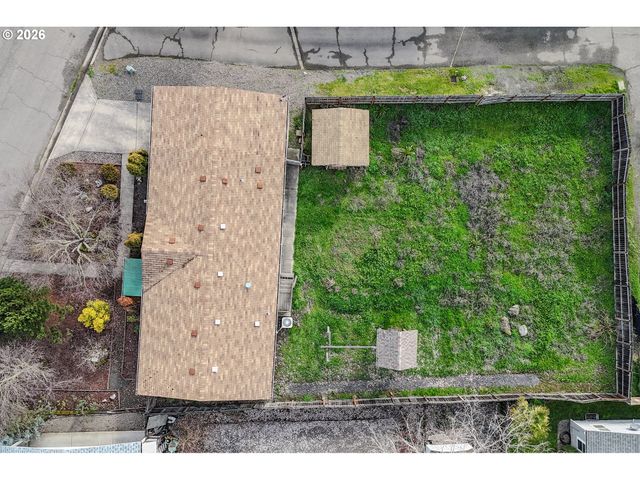 189 BOBWHITE St, Roseburg, OR 97471