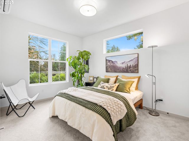 5217 Sw Vacuna St, Portland, OR 97219