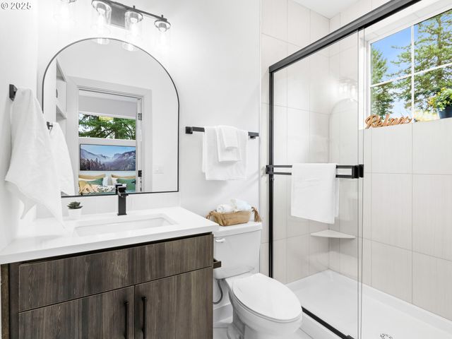 5217 Sw Vacuna St, Portland, OR 97219