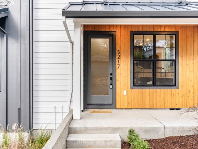 5217 Sw Vacuna St, Portland, OR 97219