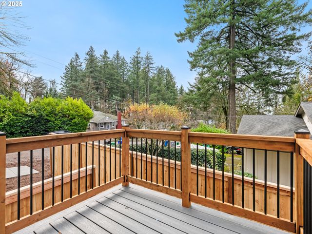 5217 Sw Vacuna St, Portland, OR 97219