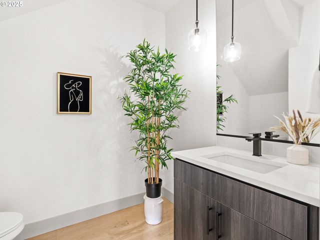 5217 Sw Vacuna St, Portland, OR 97219