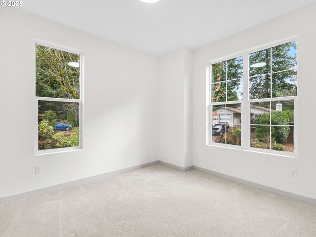 5217 Sw Vacuna St, Portland, OR 97219