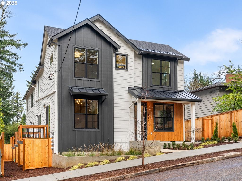 5217 Sw Vacuna St, Portland, OR 97219