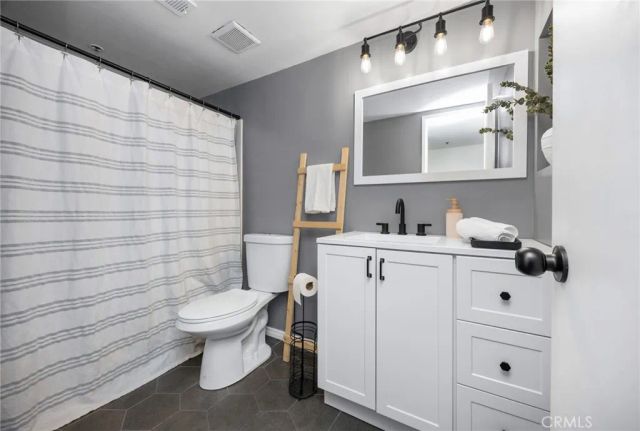 12141 Centralia 206, Lakewood, CA 90715