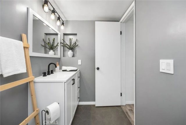 12141 Centralia 206, Lakewood, CA 90715