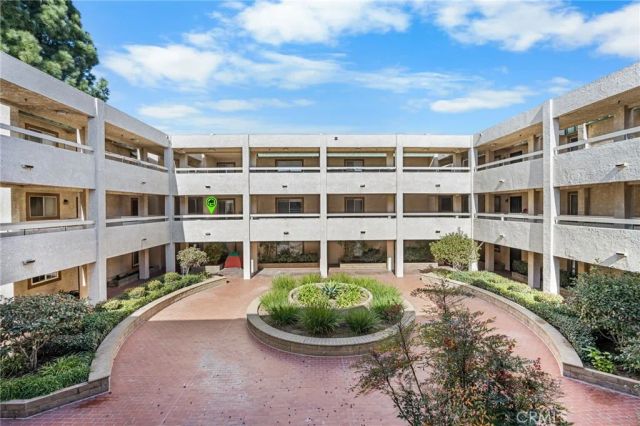 12141 Centralia 206, Lakewood, CA 90715