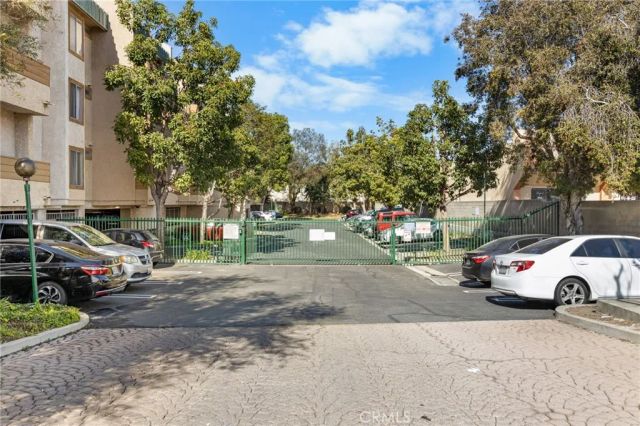 12141 Centralia 206, Lakewood, CA 90715