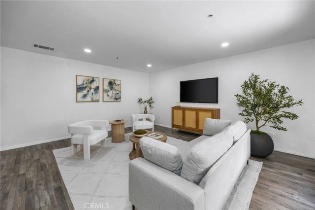 12141 Centralia 206, Lakewood, CA 90715