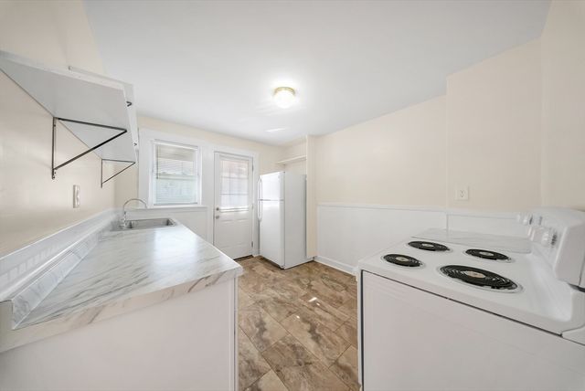 25 Fifth Ave 3, Quincy, MA 02169
