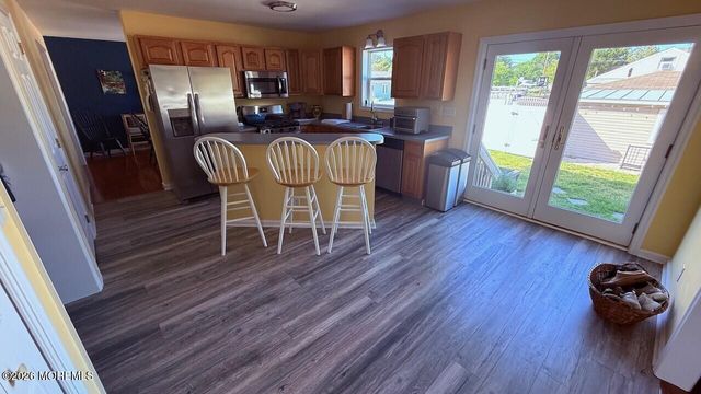 6 Spring Street, Beachwood, NJ 08722