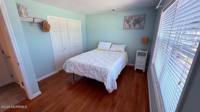 6 Spring Street, Beachwood, NJ 08722
