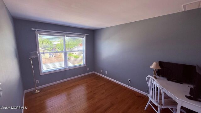 6 Spring Street, Beachwood, NJ 08722