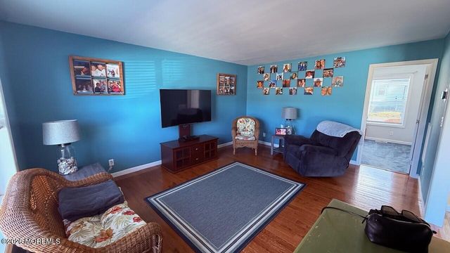 6 Spring Street, Beachwood, NJ 08722