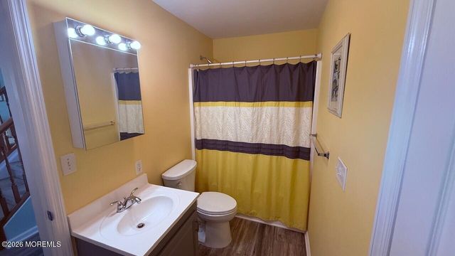 6 Spring Street, Beachwood, NJ 08722