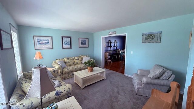 6 Spring Street, Beachwood, NJ 08722