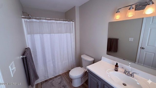 6 Spring Street, Beachwood, NJ 08722