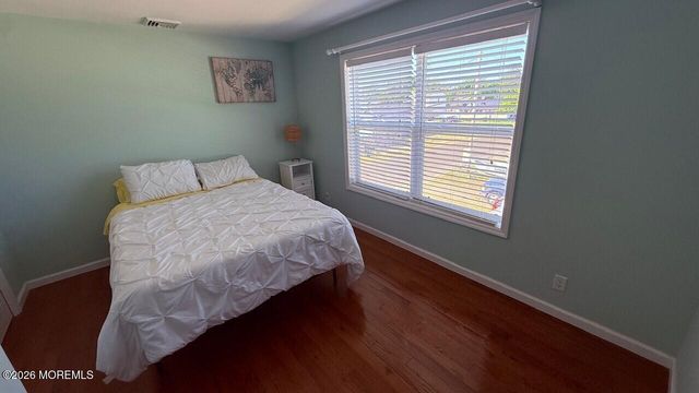 6 Spring Street, Beachwood, NJ 08722