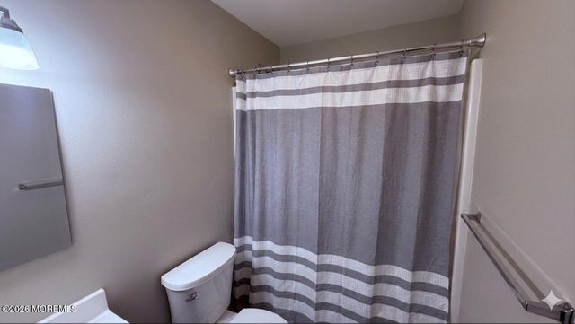 6 Spring Street, Beachwood, NJ 08722