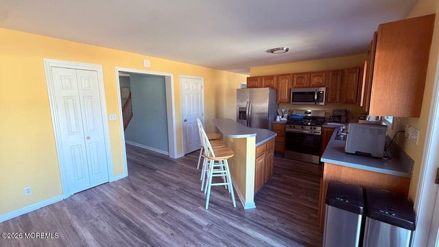 6 Spring Street, Beachwood, NJ 08722