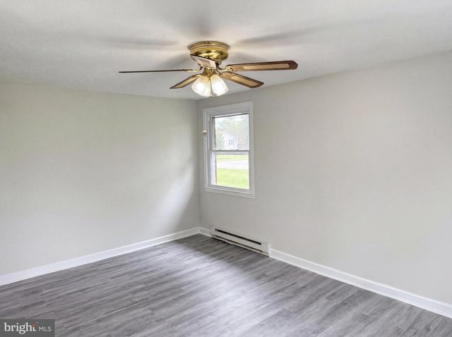98 GRIMES DR, Martinsburg, WV 25403