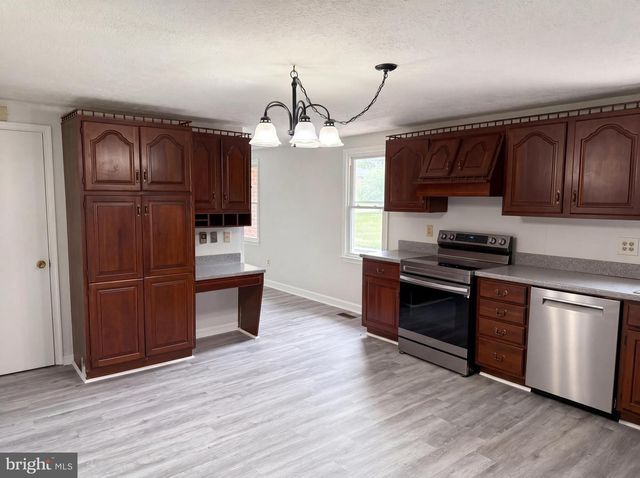 98 GRIMES DR, Martinsburg, WV 25403
