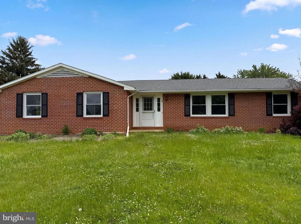 98 GRIMES DR, Martinsburg, WV 25403