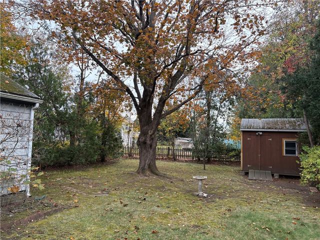 10 JESSE DAVIS Lane, Barrington, RI 02806