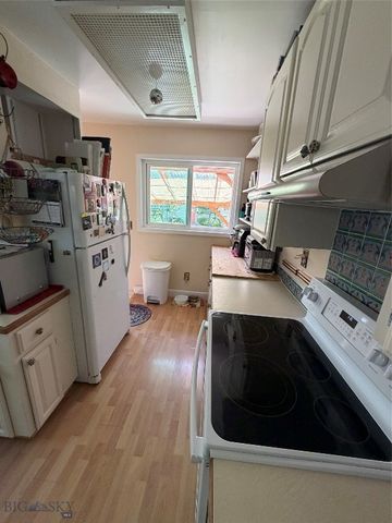 2116 8th Avenue N, Great Falls, MT 59401
