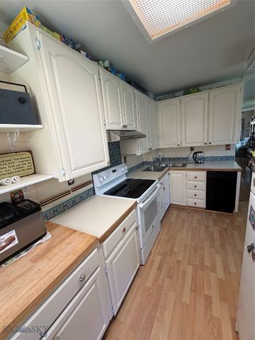 2116 8th Avenue N, Great Falls, MT 59401