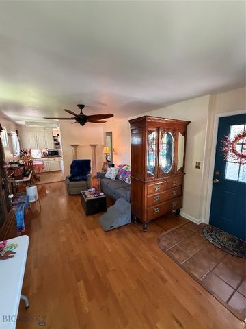 2116 8th Avenue N, Great Falls, MT 59401