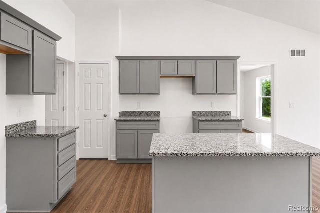 2423 Whisper Ridge Drive, Burton, MI 48507