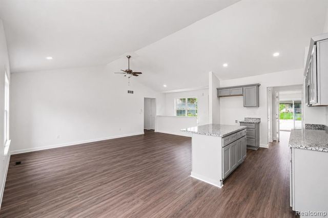 2423 Whisper Ridge Drive, Burton, MI 48507