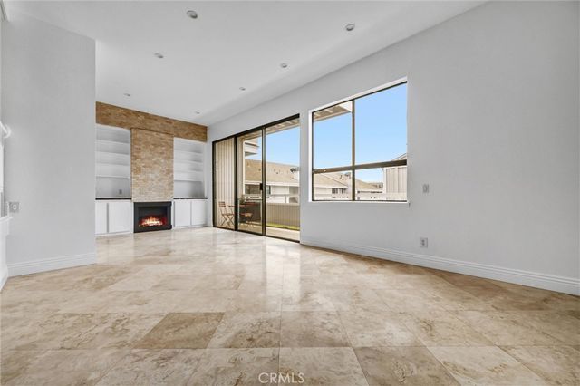 305 Columbia, Newport Beach, CA 92663