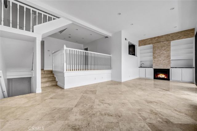 305 Columbia, Newport Beach, CA 92663