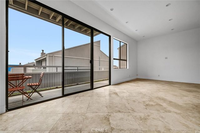 305 Columbia, Newport Beach, CA 92663