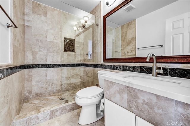 305 Columbia, Newport Beach, CA 92663