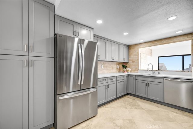 305 Columbia, Newport Beach, CA 92663