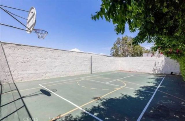 18411 Hatteras, Tarzana, CA 91356
