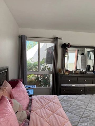 18411 Hatteras, Tarzana, CA 91356