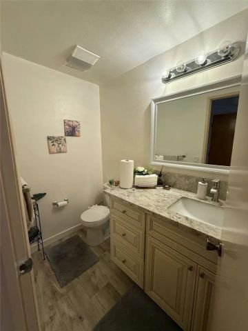 18411 Hatteras, Tarzana, CA 91356