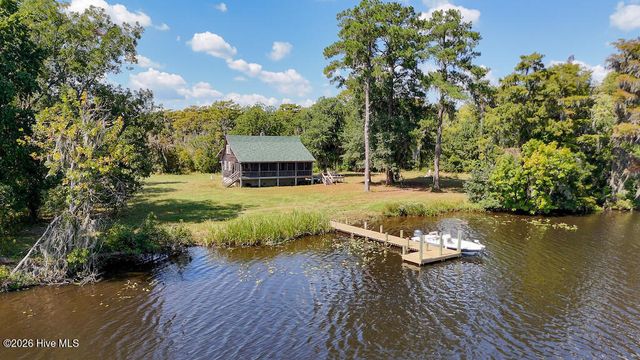 100 Hog Island, New Bern, NC 28560