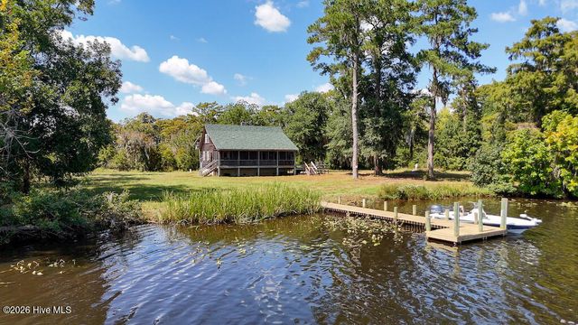 100 Hog Island, New Bern, NC 28560