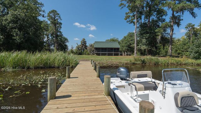 100 Hog Island, New Bern, NC 28560
