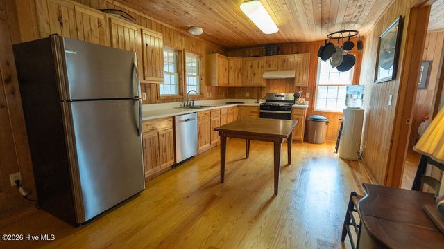 100 Hog Island, New Bern, NC 28560