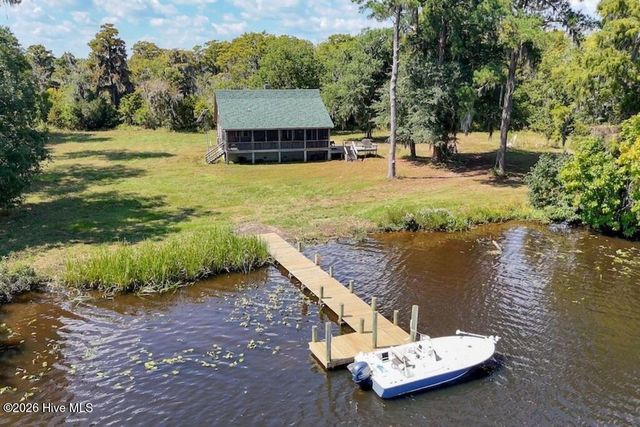 100 Hog Island, New Bern, NC 28560