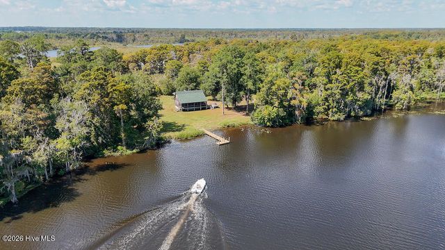 100 Hog Island, New Bern, NC 28560