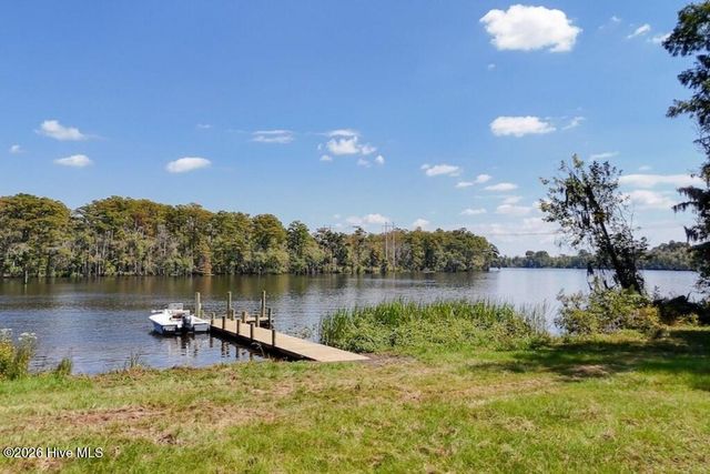 100 Hog Island, New Bern, NC 28560